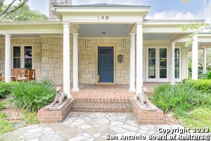 140 E Fair Oaks Pl in Alamo Heights, TX - Building Photo - Building Photo