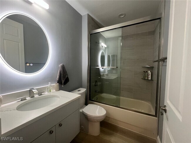 property at 817 Regency Reserve Cir