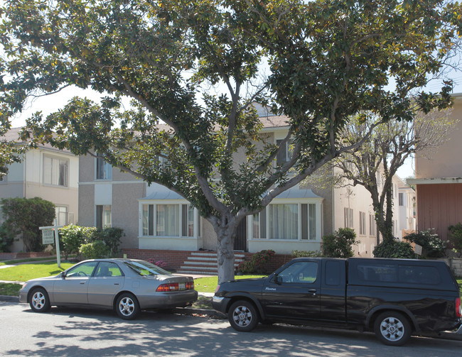 1020 E Carson St in Long Beach, CA - Building Photo - Building Photo