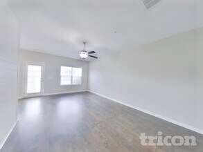 704 Finse Dr, Unit V-7 in Spring Hill, TN - Foto de edificio - Building Photo