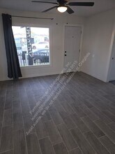 120 E Century Blvd in Los Angeles, CA - Building Photo - Building Photo