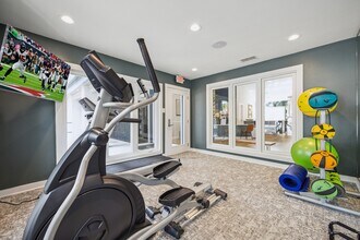 Elevate at Huebner Grove in San Antonio, TX - Foto de edificio - Building Photo