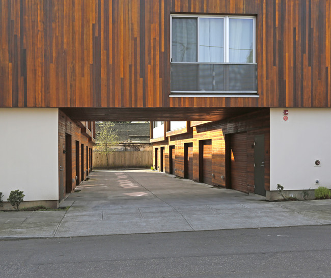 Twelve Point Five Condominiums in Portland, OR - Building Photo - Building Photo