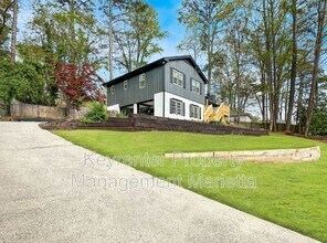 651 Inglis Dr S E in Marietta, GA - Building Photo - Building Photo