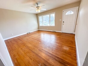 1923 Northbrook Dr in Charlotte, NC - Building Photo - Building Photo