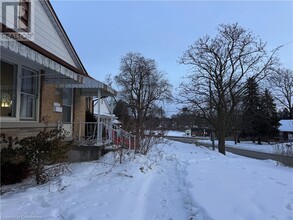 118 Dover St in Waterloo, ON - Building Photo - Building Photo