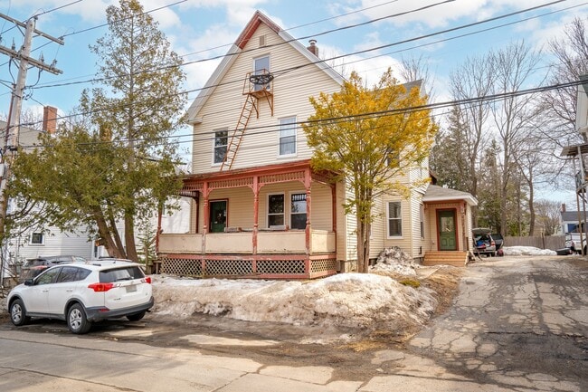 8 Weston St, Unit 2 in Augusta, ME - Building Photo - Building Photo