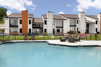 Flats on Mill in Fort Worth, TX - Foto de edificio - Building Photo