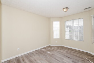 5777 Strathmoor Manor Cir in Lithonia, GA - Building Photo - Building Photo