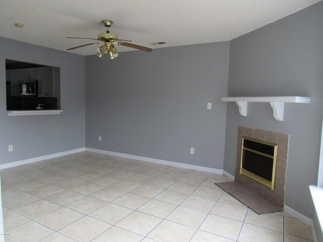 1073 W Pueblo Dr in Jacksonville, NC - Building Photo - Building Photo