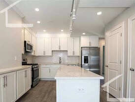 124 Kenrick St in Boston, MA - Building Photo