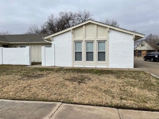 property at 2834 S 104th E Ave