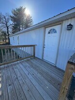 40 Friendly Cir in Hendersonville, NC - Building Photo