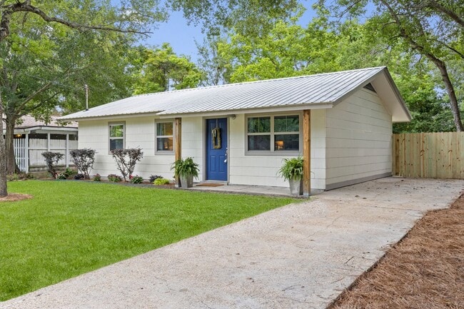 133 Hickory Dr