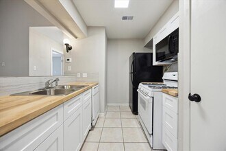 5300 McCandless Street in Austin, TX - Building Photo - Building Photo