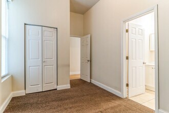 2420 W Polk St in Chicago, IL - Building Photo - Building Photo