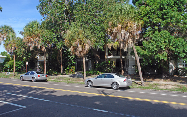 Southern Oaks in St. Petersburg, FL - Foto de edificio - Building Photo