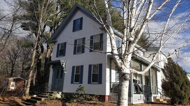 126 Sullivan St in Berwick, ME - Building Photo - Building Photo