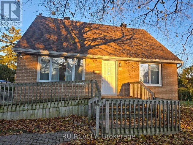 property at 1 Joan St