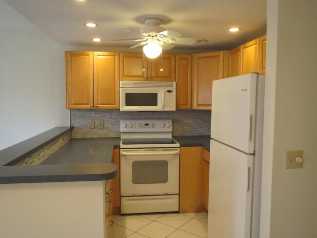 30 Salisbury B in West Palm Beach, FL - Building Photo - Building Photo