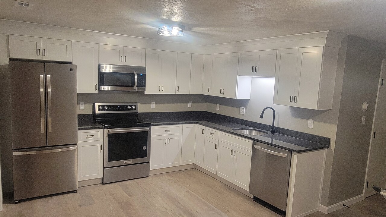 63 Margaret Rd in East Taunton, MA - Building Photo