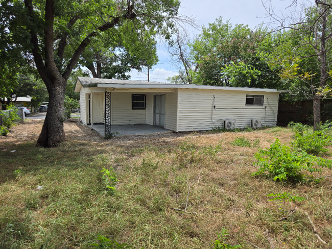 131 Woley Dr in San Antonio, TX - Building Photo - Building Photo