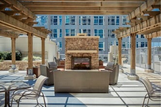 357 W Martin Luther King Jr Blvd in Charlotte, NC - Foto de edificio - Building Photo