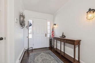 63 Shore Rd in Westhampton, NY - Building Photo - Building Photo