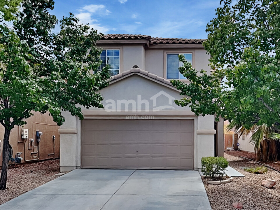 6387 Coral Flower Ct in Las Vegas, NV - Foto de edificio