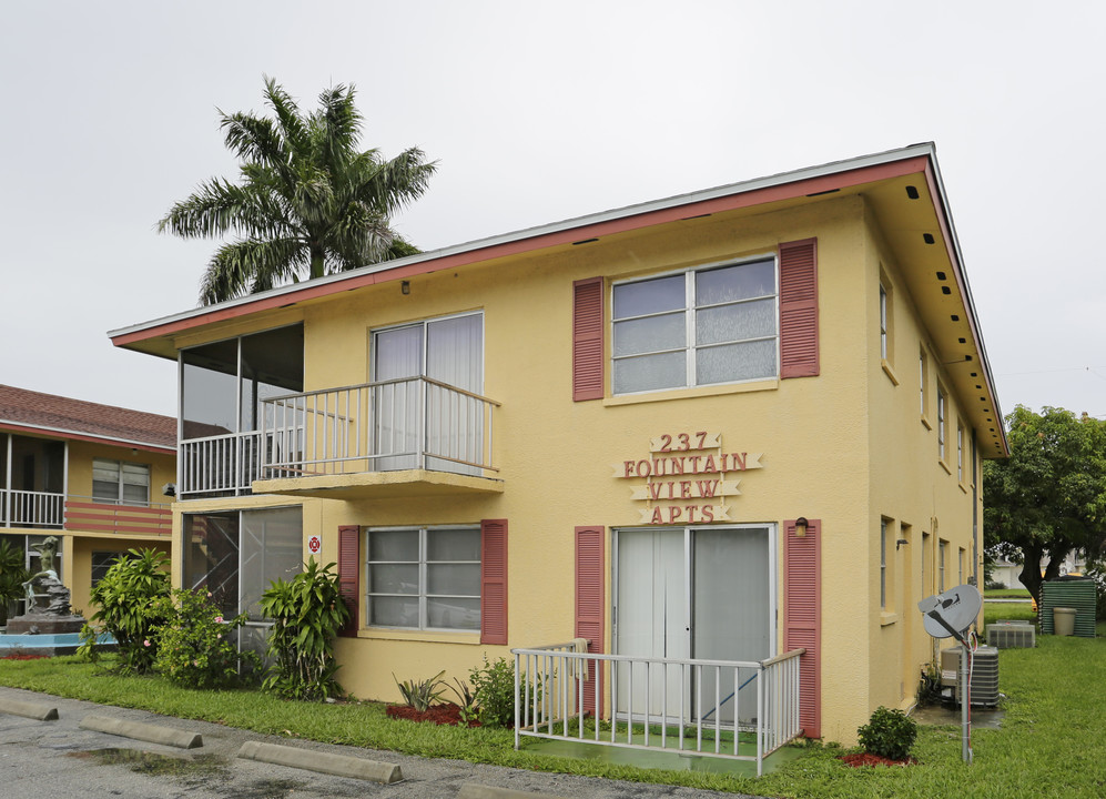 Fountain View Apartments in Cape Coral, FL - Building Photo