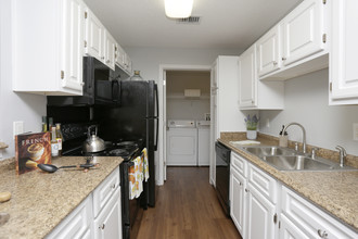 Shadow Creek Apartments in Anderson, SC - Building Photo - Interior Photo