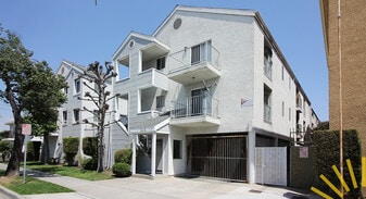 316 Cherry Ave in Long Beach, CA - Building Photo