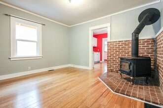 5114 SE 58th Ave in Portland, OR - Building Photo - Building Photo