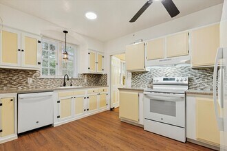 134 Yew Rd in Cheltenham, PA - Foto de edificio - Building Photo