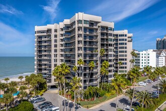 Dan's Island Condos in Clearwater, FL - Building Photo - Building Photo