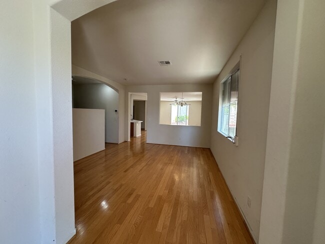 9900 Shadow Grove Ave in Las Vegas, NV - Building Photo - Building Photo