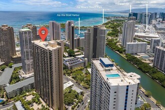 411 Hobron Ln in Honolulu, HI - Building Photo - Building Photo