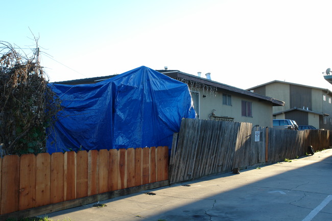 1034 E Laurel Dr in Salinas, CA - Foto de edificio - Building Photo