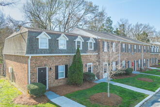 Ivey Ridge Apartments in Graham, NC - Building Photo - Building Photo