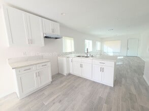 4064 E 60th St in Huntington Park, CA - Building Photo - Building Photo