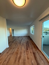 1205 Geraldine Way in Belmont, CA - Building Photo - Building Photo