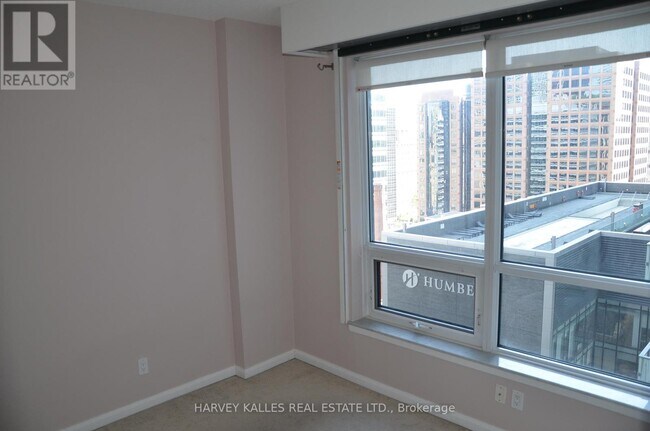 35-1635 Hayden St