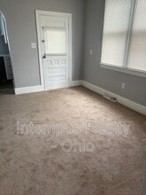 112 E 2nd St in Girard, OH - Building Photo - Building Photo