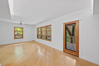 1227 Hillside Ave in Austin, TX - Building Photo - Building Photo