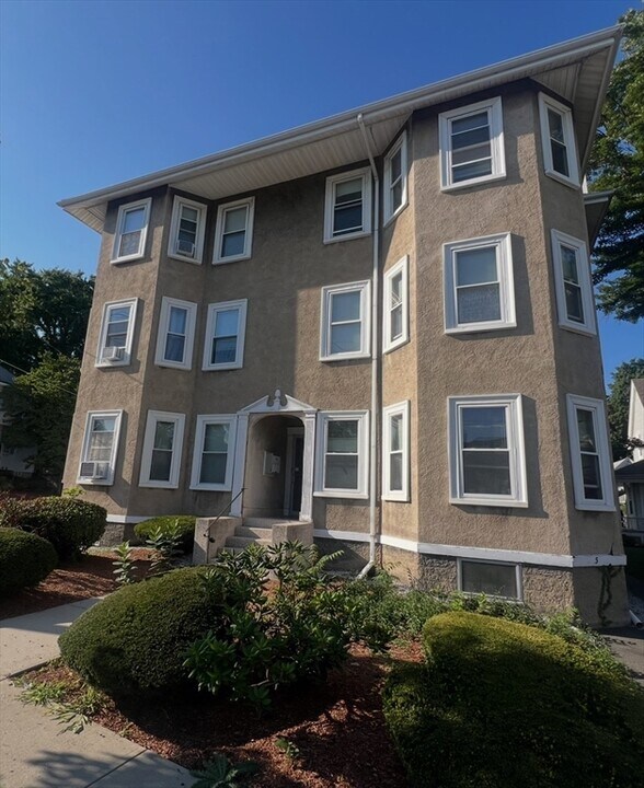 229 Belmont St in Belmont, MA - Building Photo