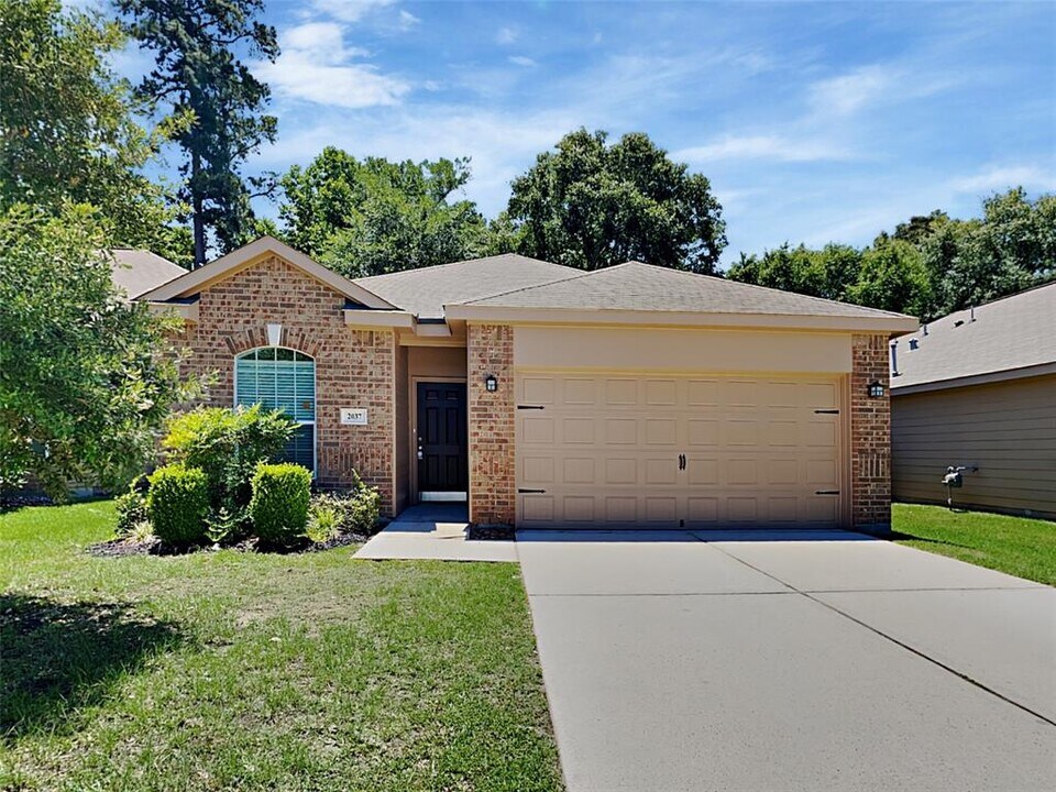 2037 Vanamen Ct in Conroe, TX - Building Photo