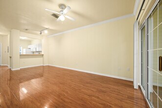 5062 NW 44th Ln in Gainesville, FL - Foto de edificio - Building Photo