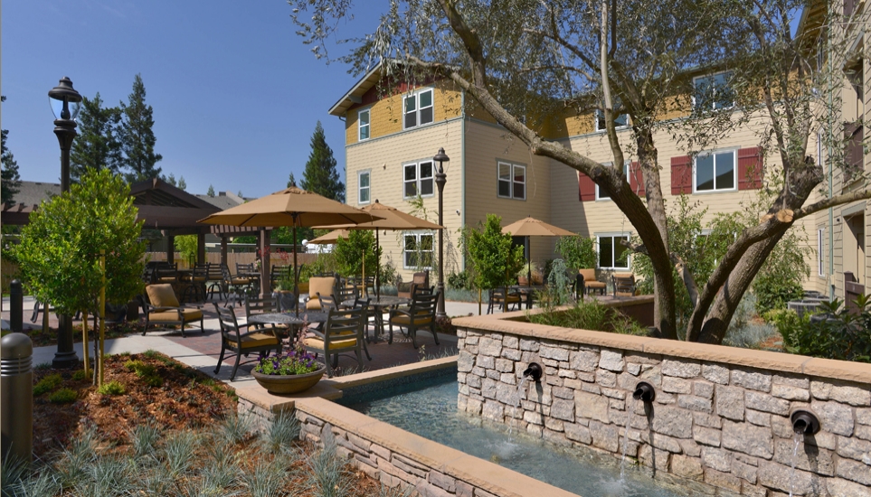 Heritage Oaks Senior Apartments in Oakdale, CA - Building Photo