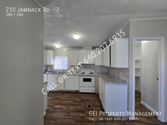 210 Jamback Rd in Anniston, AL - Building Photo - Building Photo