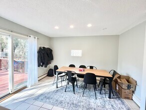 148 Thorndike St in Brookline, MA - Building Photo - Building Photo